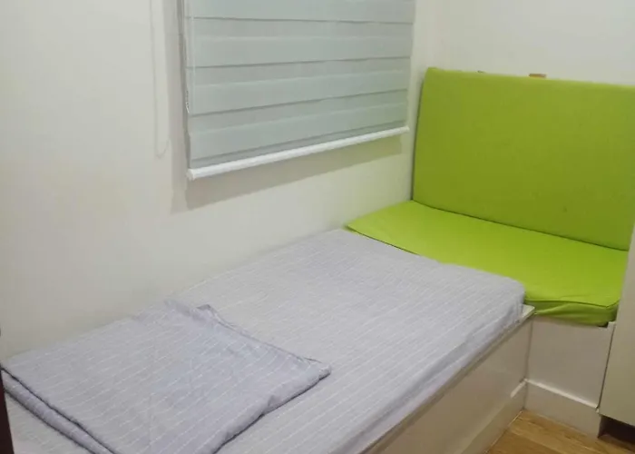アパート 2 Bedrooms Units Forbes Area 5th Avenue Bgc Center