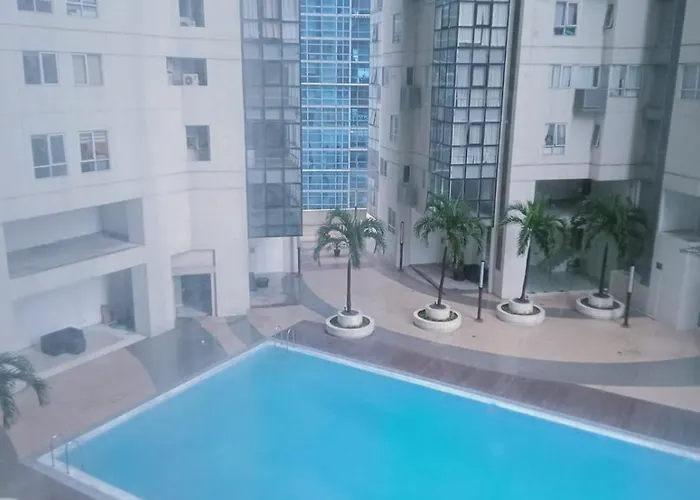2 Bedrooms Units Forbes Area 5th Avenue Bgc Center アパート