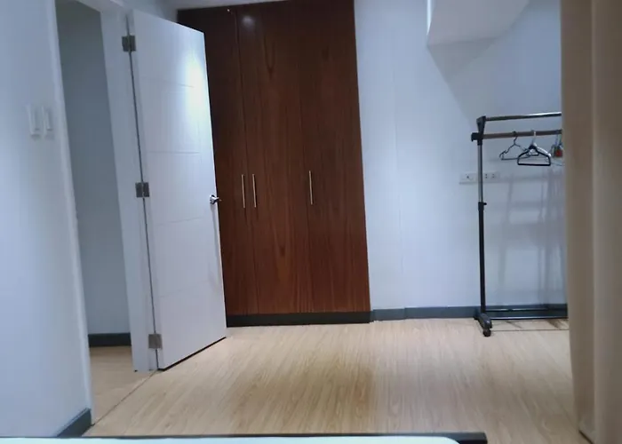 2 Bedrooms Units Forbes Area 5th Avenue Bgc Center * マニラ市