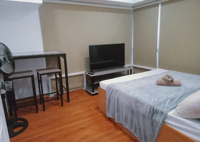 アパート 2 Bedrooms Units Forbes Area 5th Avenue Bgc Center *