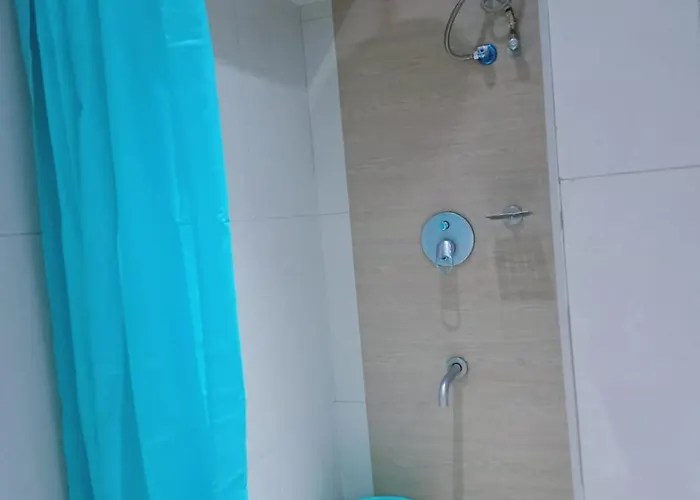 アパート 2 Bedrooms Units Forbes Area 5th Avenue Bgc Center *