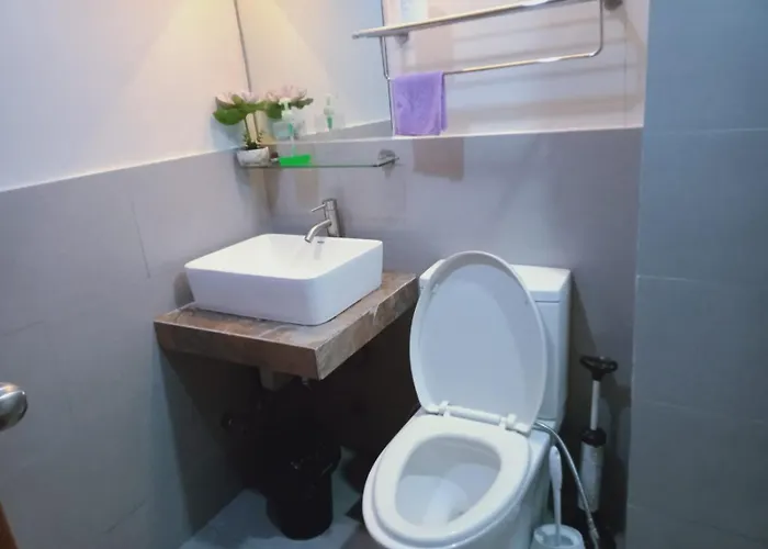 2 Bedrooms Units Forbes Area 5th Avenue Bgc Center