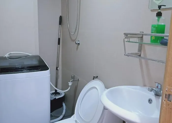 2 Bedrooms Units Forbes Area 5th Avenue Bgc Center アパート