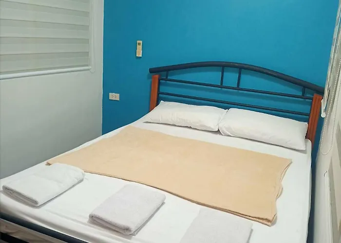 2 Bedrooms Units Forbes Area 5th Avenue Bgc Center アパート マニラ市
