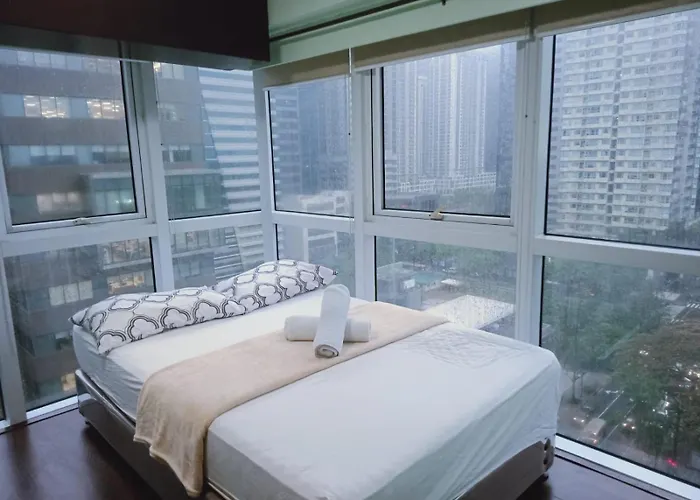2 Bedrooms Units Forbes Area 5th Avenue Bgc Center * マニラ市
