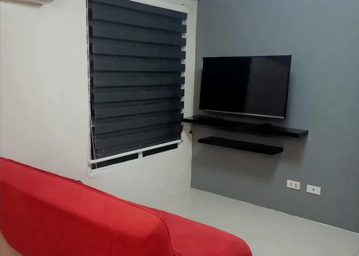 2 Bedrooms Units Forbes Area 5th Avenue Bgc Center アパート マニラ市