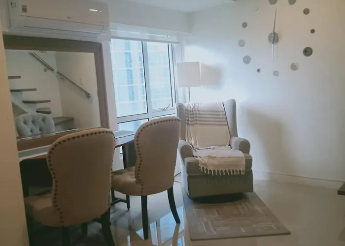 2 Bedrooms Units Forbes Area 5th Avenue Bgc Center アパート