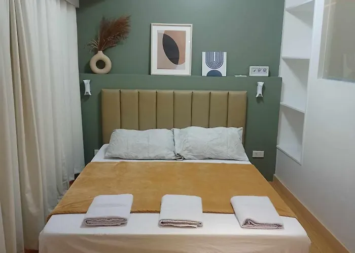 2 Bedrooms Units Forbes Area 5th Avenue Bgc Center アパート マニラ市